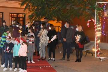 La alcaldesa de Telde alaba el ambiente mágico de la Casa de la Navidad/Francisco Javier Santana y TA.